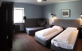 Hotel Henry